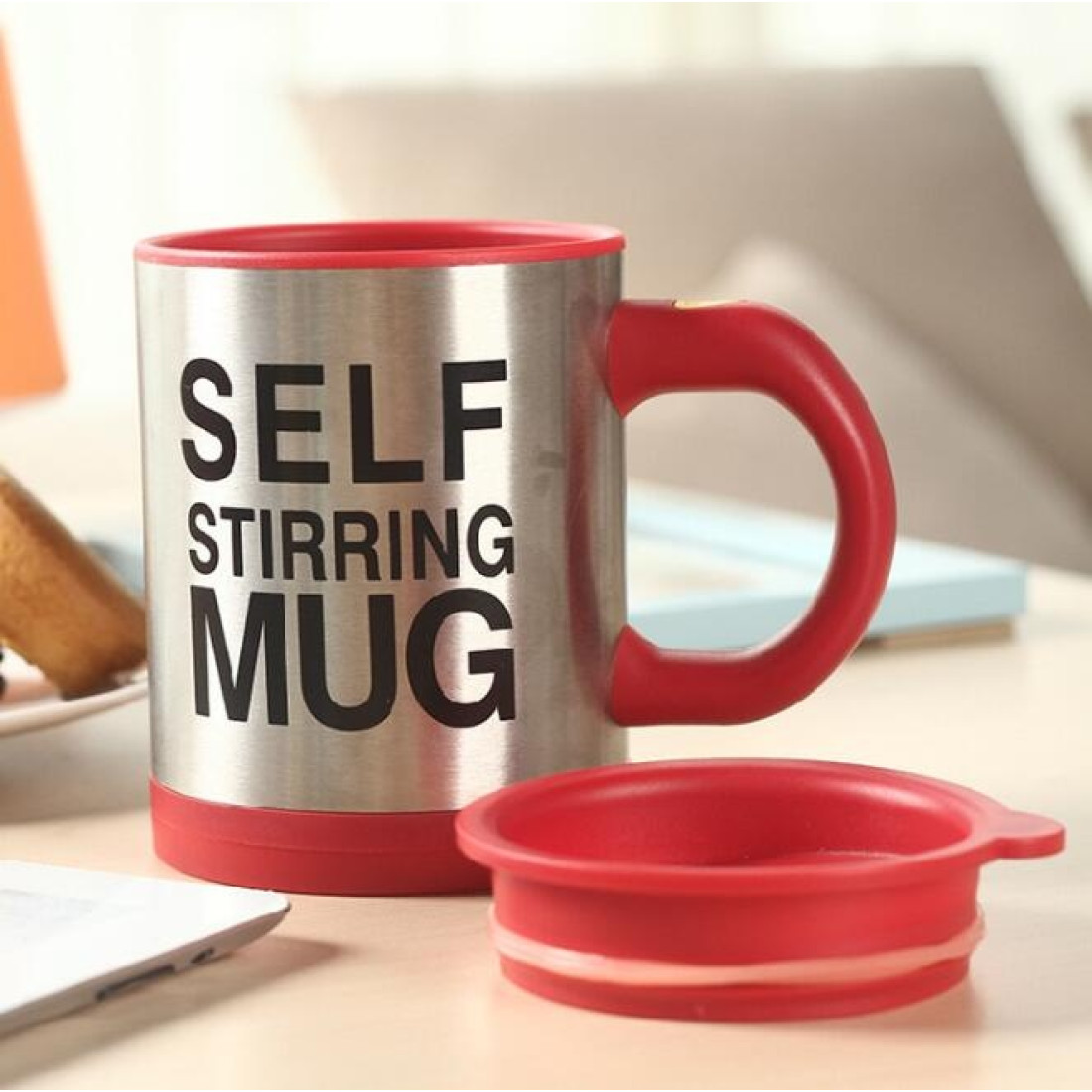 Cana cu amestecare automata cu capac, 350 ml, Self Stirring Mug, diametru 9 cm, rosie