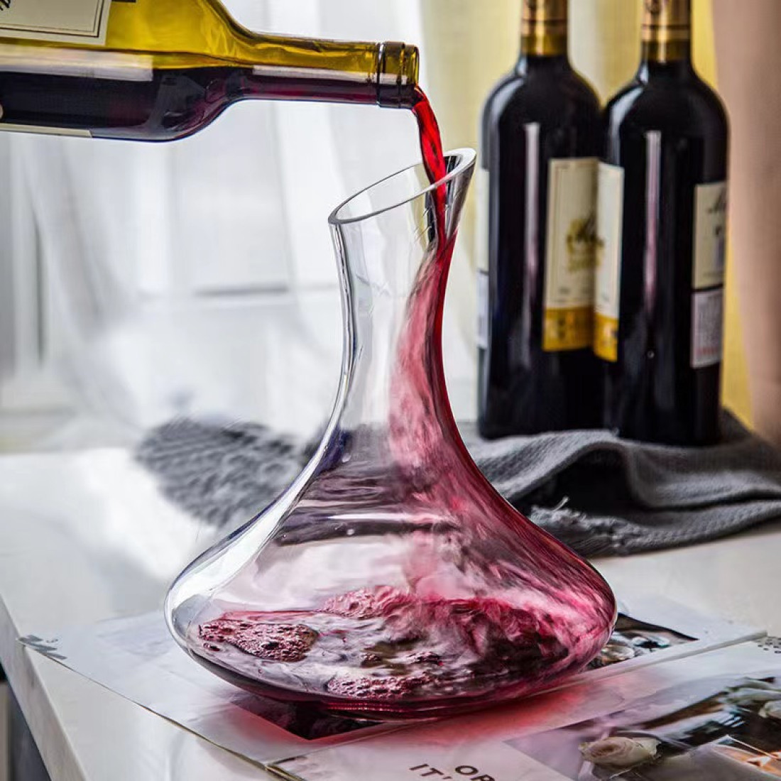 Carafa din sticla pentru vin, 1.8L, design elegant modern