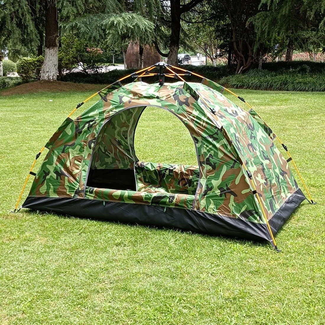 Cort camping cu ridicare automata, spatios, rezistent la vant, apa, material impermeabil, dimensiuni 2 x 2m, camuflaj