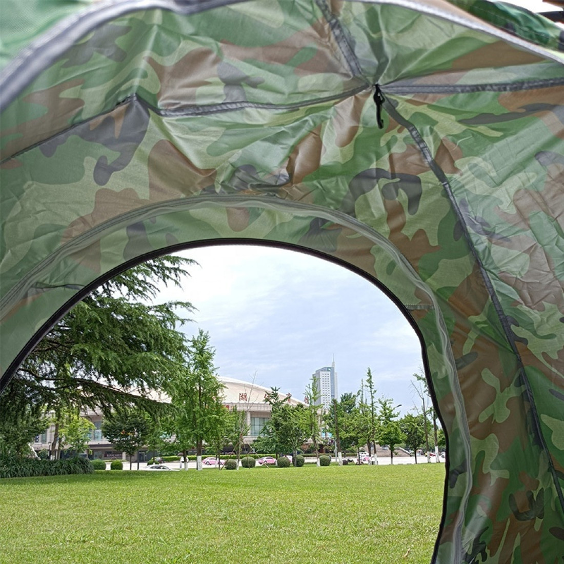 Cort camping cu ridicare automata, spatios, rezistent la vant, apa, material impermeabil, dimensiuni 2 x 2m, camuflaj