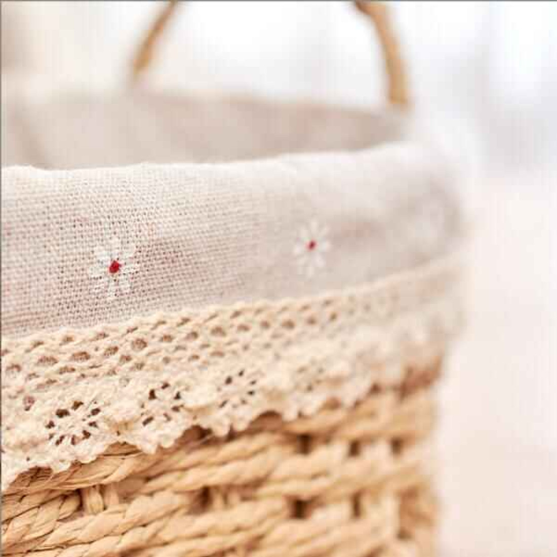 Cos oval din ratan cu model floricele, mic, 26x18x14 cm, crem