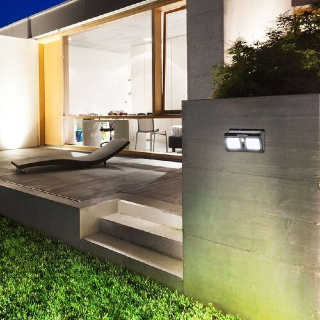 Lampa dubla LED cu incarcare solara, senzor de miscare, 190x45x115mm