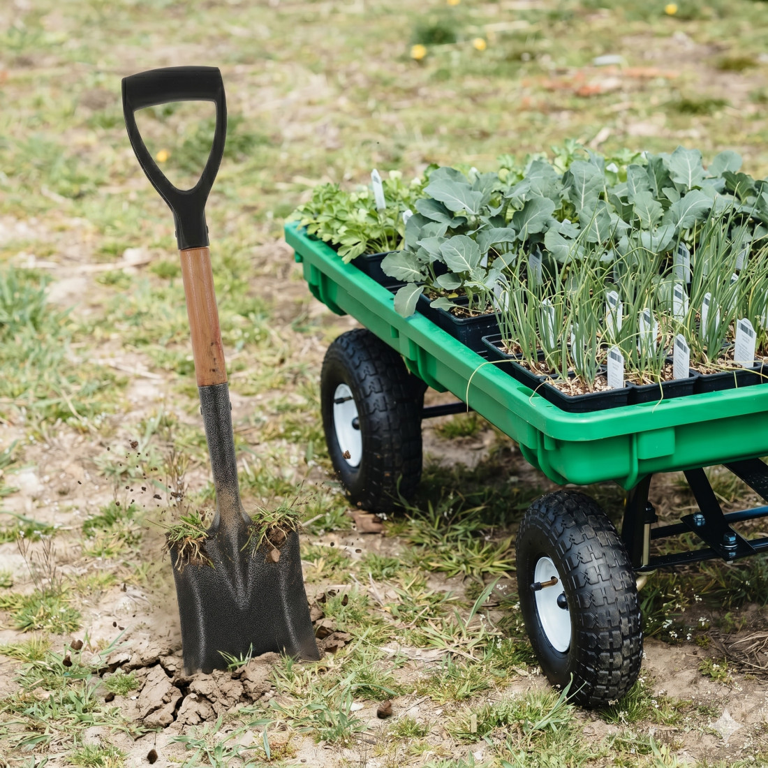 Lopata gradina metalica cu maner lemn si prindere ergonomica, ideala pentru lucrari de sapat, mutat pamant, nisip, zapada