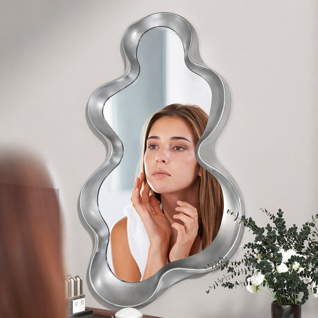 Oglinda decorativa in forma de nor 50 x 100 cm, design modern