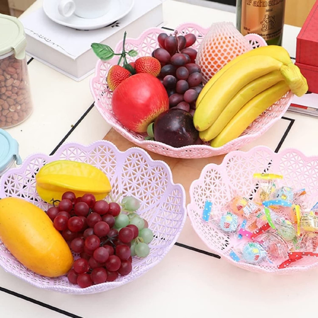 Cos pentru paine si fructe, model decorativ cu inimioare, plastic, diametru 25 cm, inaltime 7 cm Cos pentru paine si fructe, model decorativ cu inimioare, plastic, diametru 25 cm, inaltime 7 cm