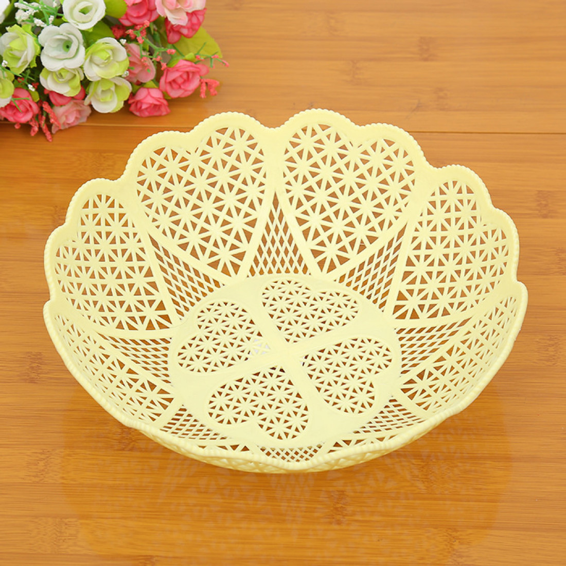 Cos pentru paine si fructe, model decorativ cu inimioare, plastic, diametru 25 cm, inaltime 7 cm Cos pentru paine si fructe, model decorativ cu inimioare, plastic, diametru 25 cm, inaltime 7 cm