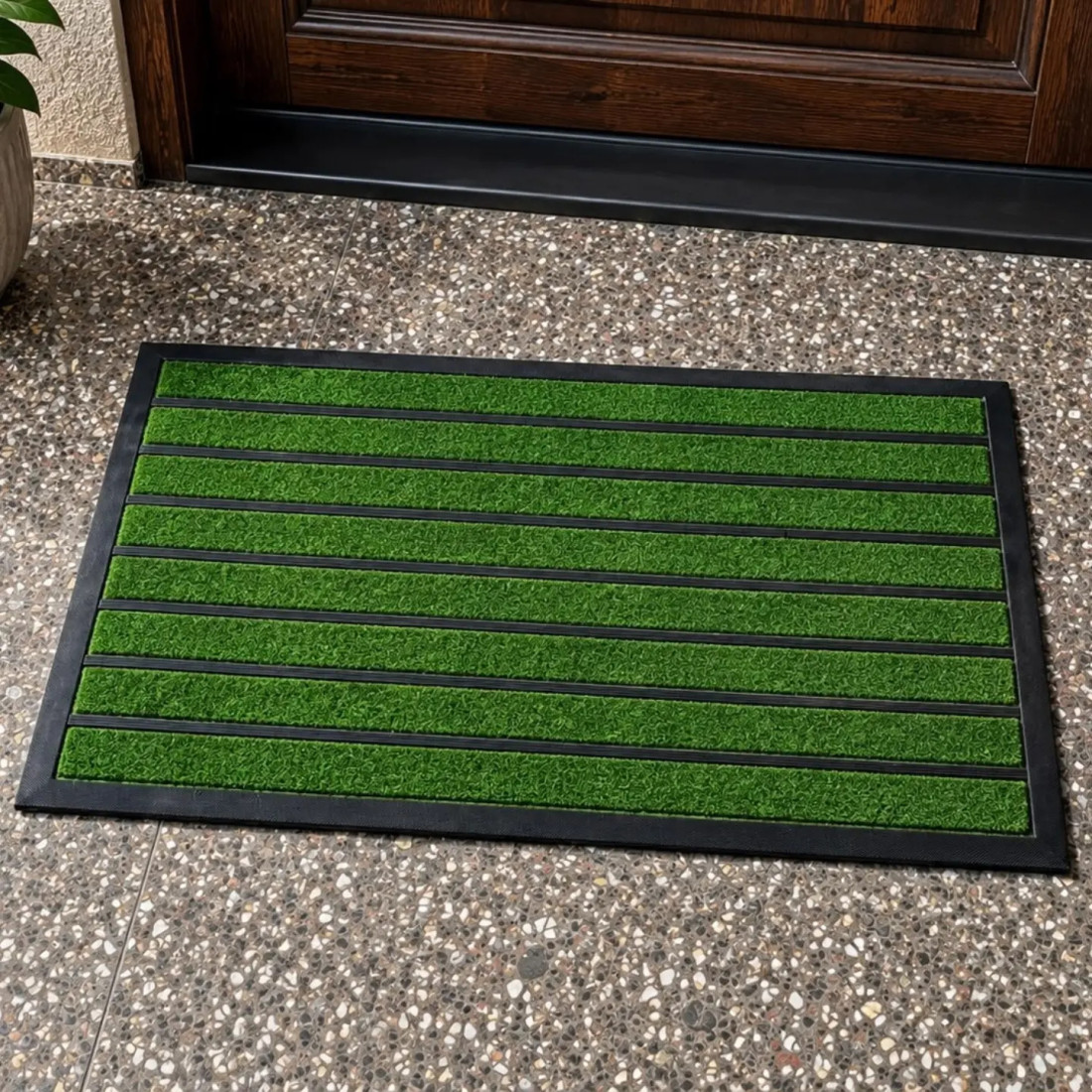 Covoras intrare cauciuc, 75 cm x 45 cm, tip gazon artificial, antiderapant, verde Covoras intrare cauciuc, 75 cm x 45 cm, tip gazon artificial, antiderapant, verde