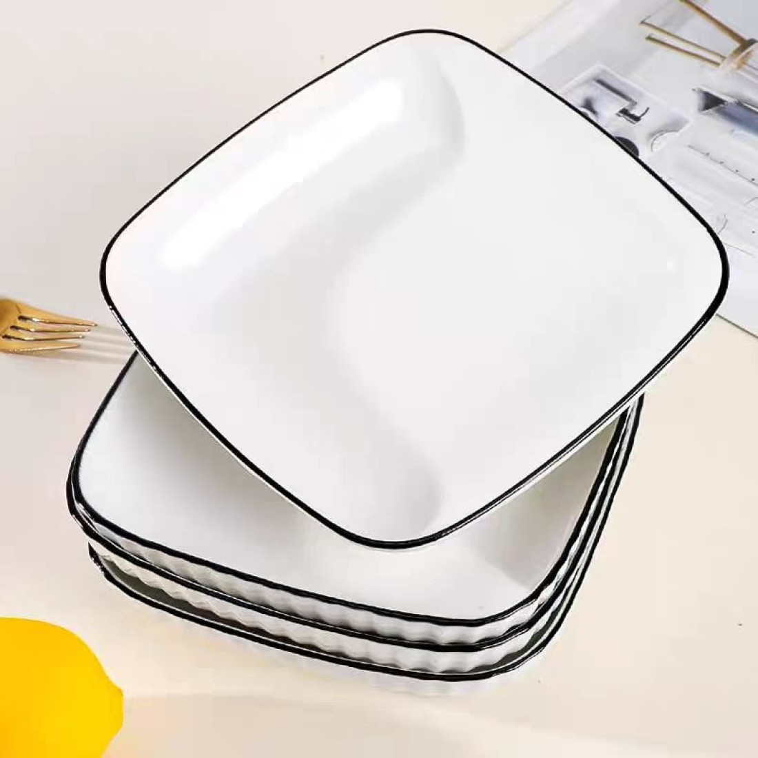 Farfurie ceramica patrata, design elegant minimalist, cu textura striata, 21 x 21 cm, alb
