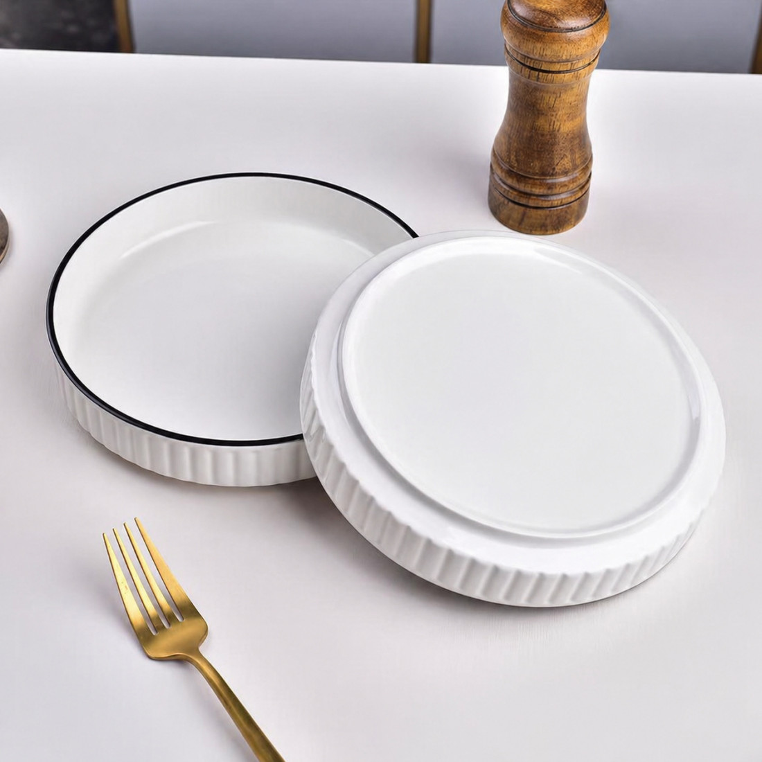 Farfurie ceramica rotunda adanca, design elegant minimalist, cu textura striata, 26 cm, alb