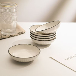 Farfurie ceramica, design elegant minimalist, cu textura striata, 10 cm diametru, 3 cm inaltime, alb