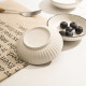 Farfurie ceramica, design elegant minimalist, cu textura striata, 10 cm diametru, 3 cm inaltime, alb