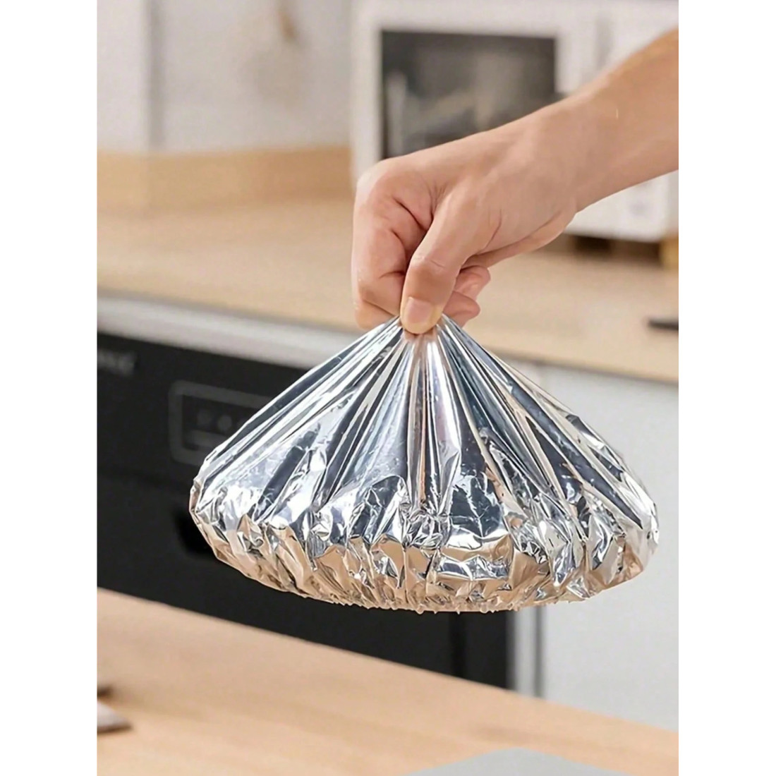 Set 30 folii alimentare din aluminiu, 36 cm, pentru acoperirea si pastrarea alimentelor Set 30 folii alimentare din aluminiu, 36 cm, pentru acoperirea si pastrarea alimentelor