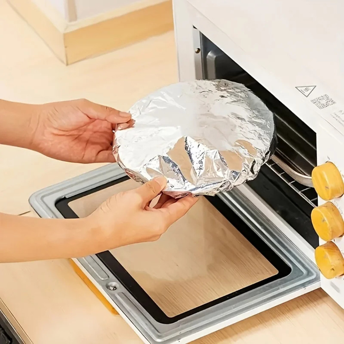 Set 30 folii alimentare din aluminiu, 36 cm, pentru acoperirea si pastrarea alimentelor Set 30 folii alimentare din aluminiu, 36 cm, pentru acoperirea si pastrarea alimentelor
