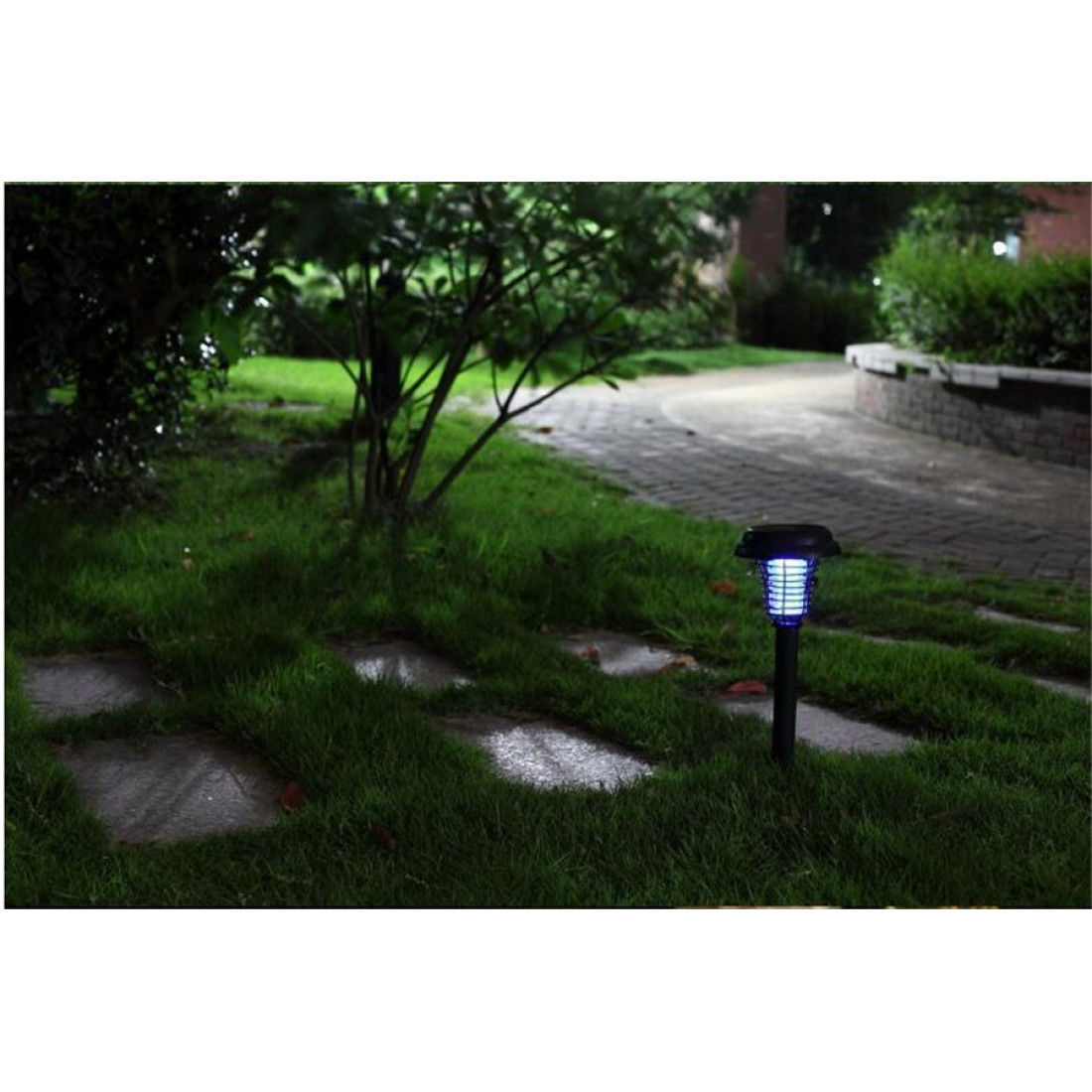 Lampa solara anti tantari / insecte pentru gradina, UV LED cu Zapper Electric, rezistenta la intemperii Lampa solara anti tantari / insecte pentru gradina, UV LED cu Zapper Electric, rezistenta la intemperii