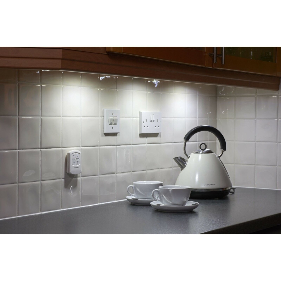 Set 3 Lampi LED Wireless cu Telecomanda si Temporizator, 2 trepte de lumina Set 3 Lampi LED Wireless cu Telecomanda si Temporizator, 2 trepte de lumina