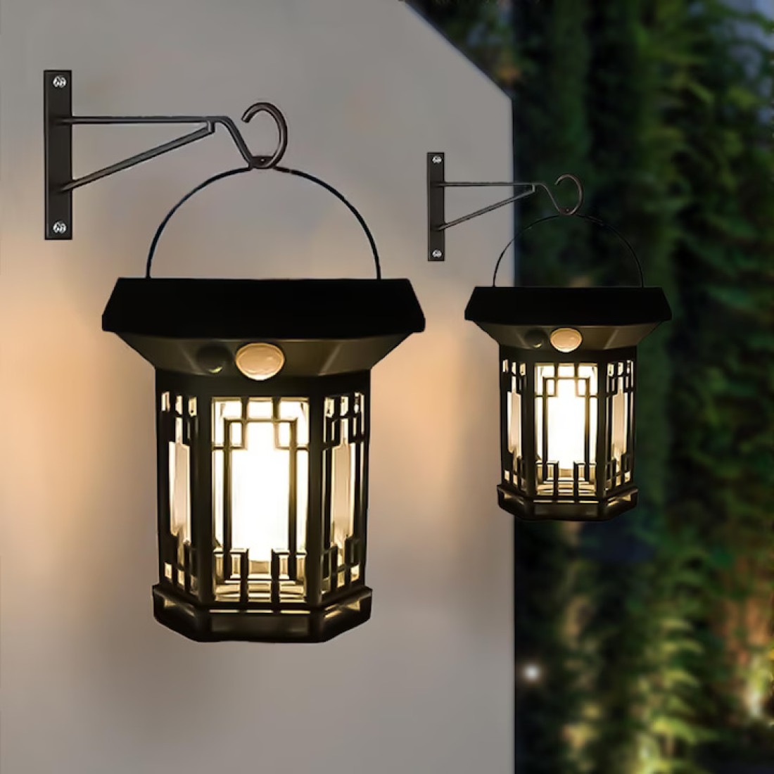 Lampa solara LED pentru exterior, lumina calda, suspendare sau montaj pe perete, rezistenta la apa, design elegant negru Lampa solara LED pentru exterior, lumina calda, suspendare sau montaj pe perete, rezistenta la apa, design elegant negru