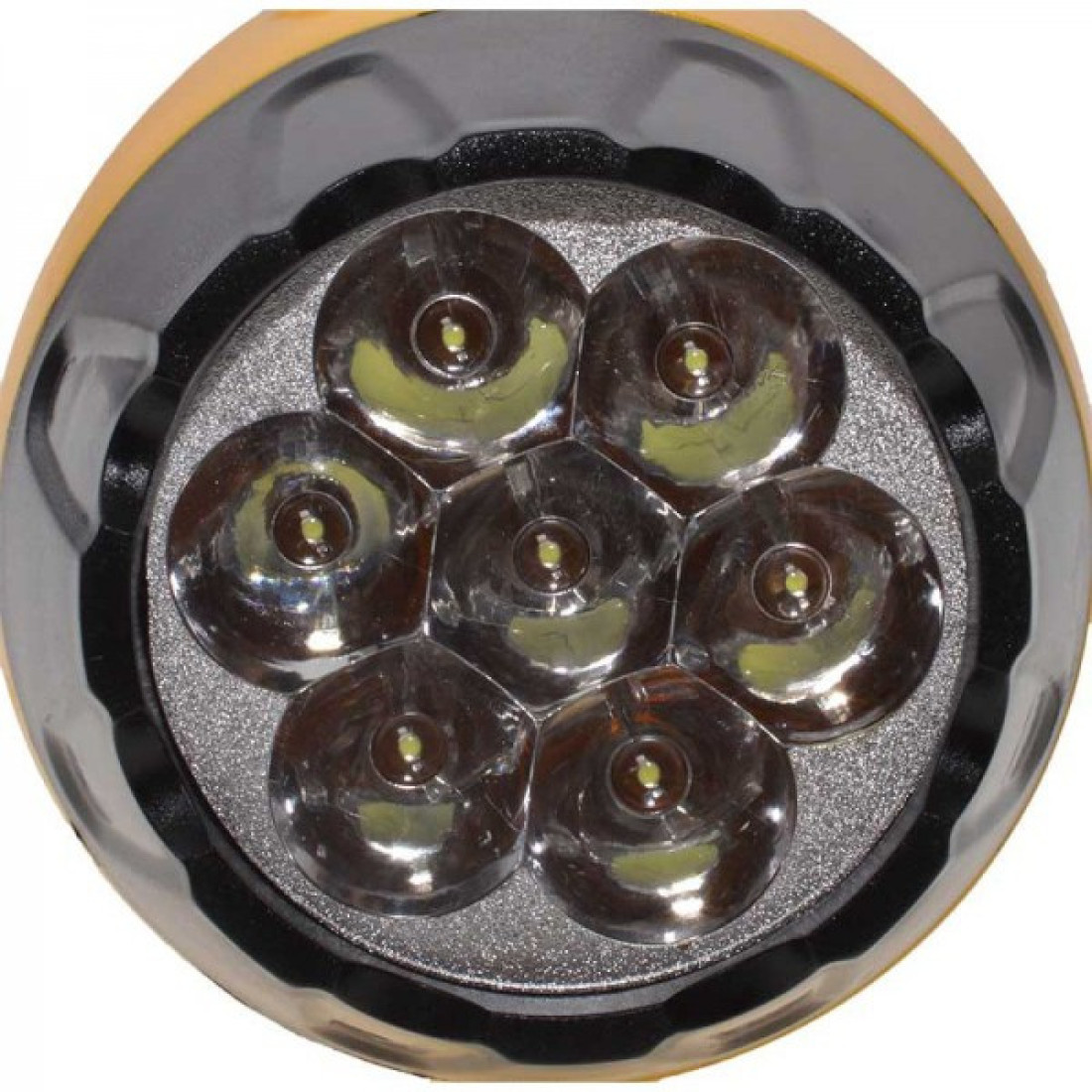 Lanterna reincarcabila cu 7 LED-uri puternice, autonomie mare, lumina intensa Lanterna reincarcabila cu 7 LED-uri puternice, autonomie mare, lumina intensa