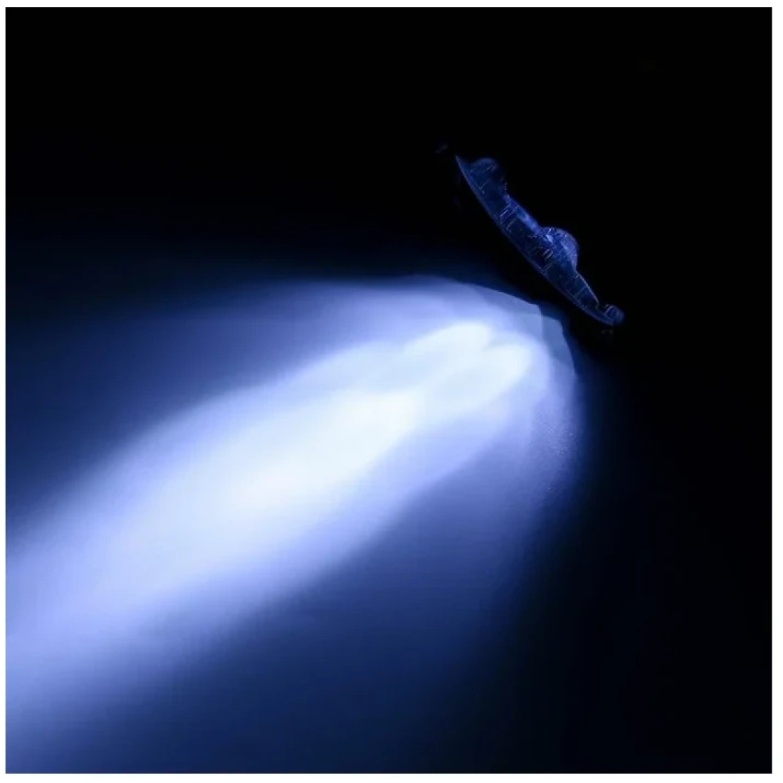 Lanterna reincarcabila cu 15 LED-uri puternice, autonomie mare, lumina intensa Lanterna reincarcabila cu 15 LED-uri puternice, autonomie mare, lumina intensa