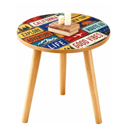 Masuta decorativa cu blat design placute auto internationale si picioare din lemn masiv, 40 x 40 x 52 cm Masuta decorativa cu blat design placute auto internationale si picioare din lemn masiv, 40 x 40 x 52 cm