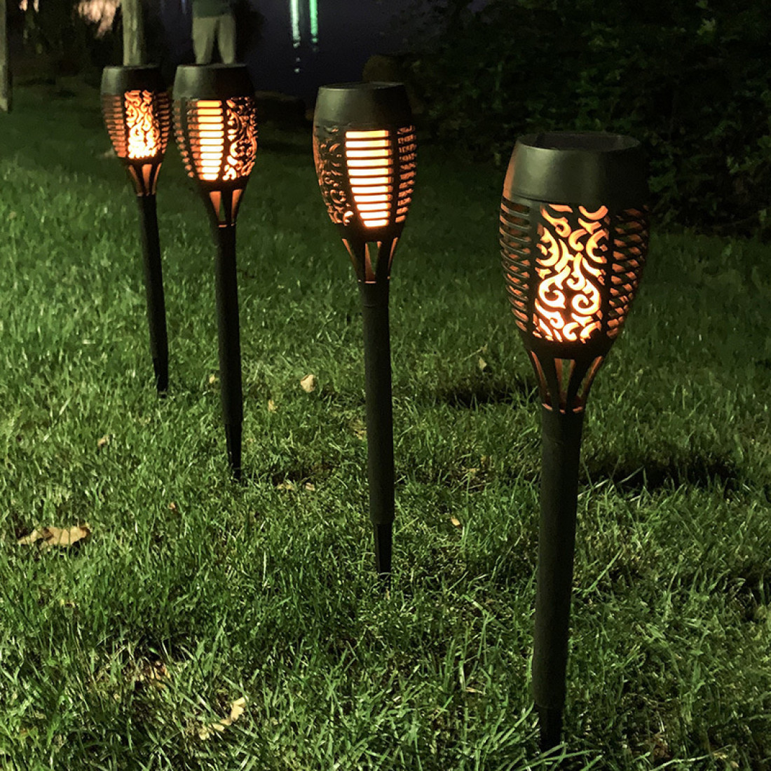 Lampa solara pentru gradina cu efect de flacara, negru Lampa solara pentru gradina cu efect de flacara, negru