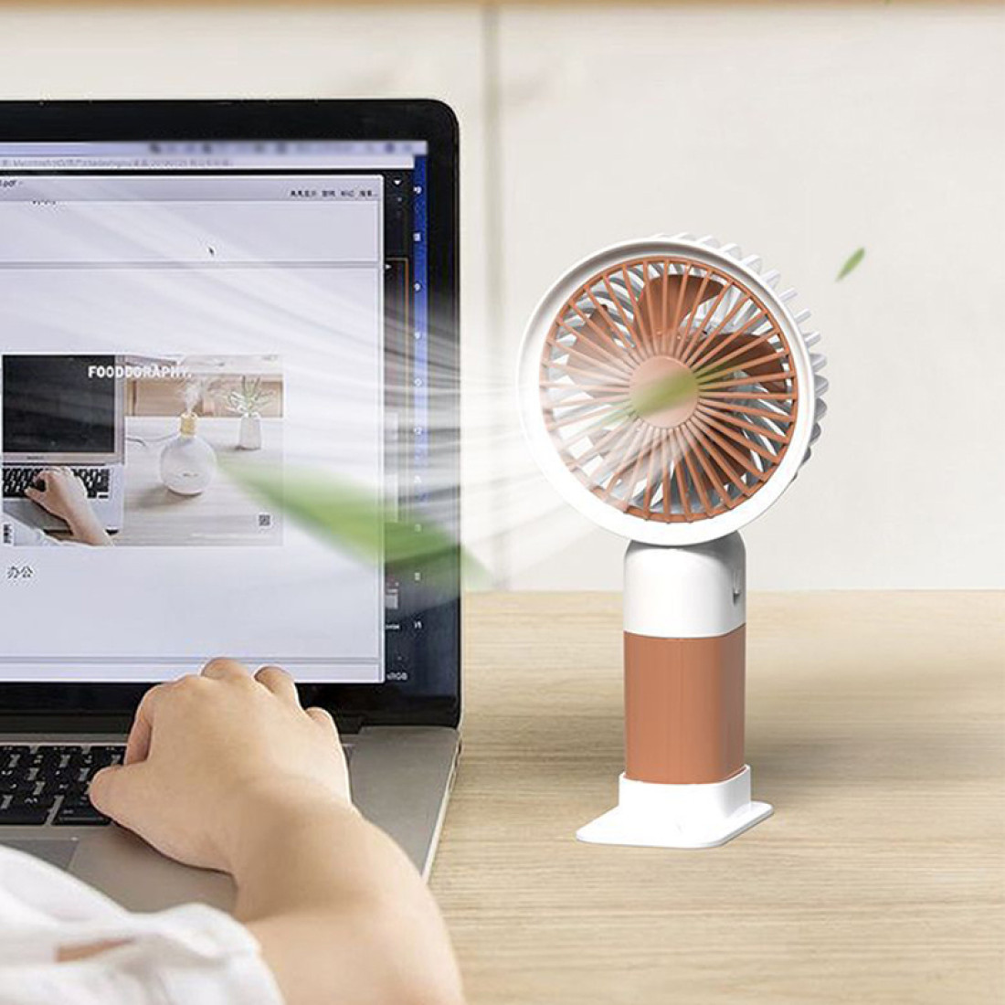 Mini ventilator YH-1, portabil, silentios, cu suport de birou detasabil, 1.5W, design compact, reincarcare USB, ideal pentru calatorii, birou, terasa Mini ventilator YH-1, portabil, silentios, cu suport de birou detasabil, 1.5W, design compact, reincarcare USB, ideal pentru calatorii, birou, terasa