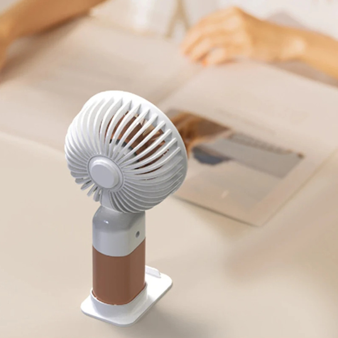 Mini ventilator YH-1, portabil, silentios, cu suport de birou detasabil, 1.5W, design compact, reincarcare USB, ideal pentru calatorii, birou, terasa Mini ventilator YH-1, portabil, silentios, cu suport de birou detasabil, 1.5W, design compact, reincarcare USB, ideal pentru calatorii, birou, terasa