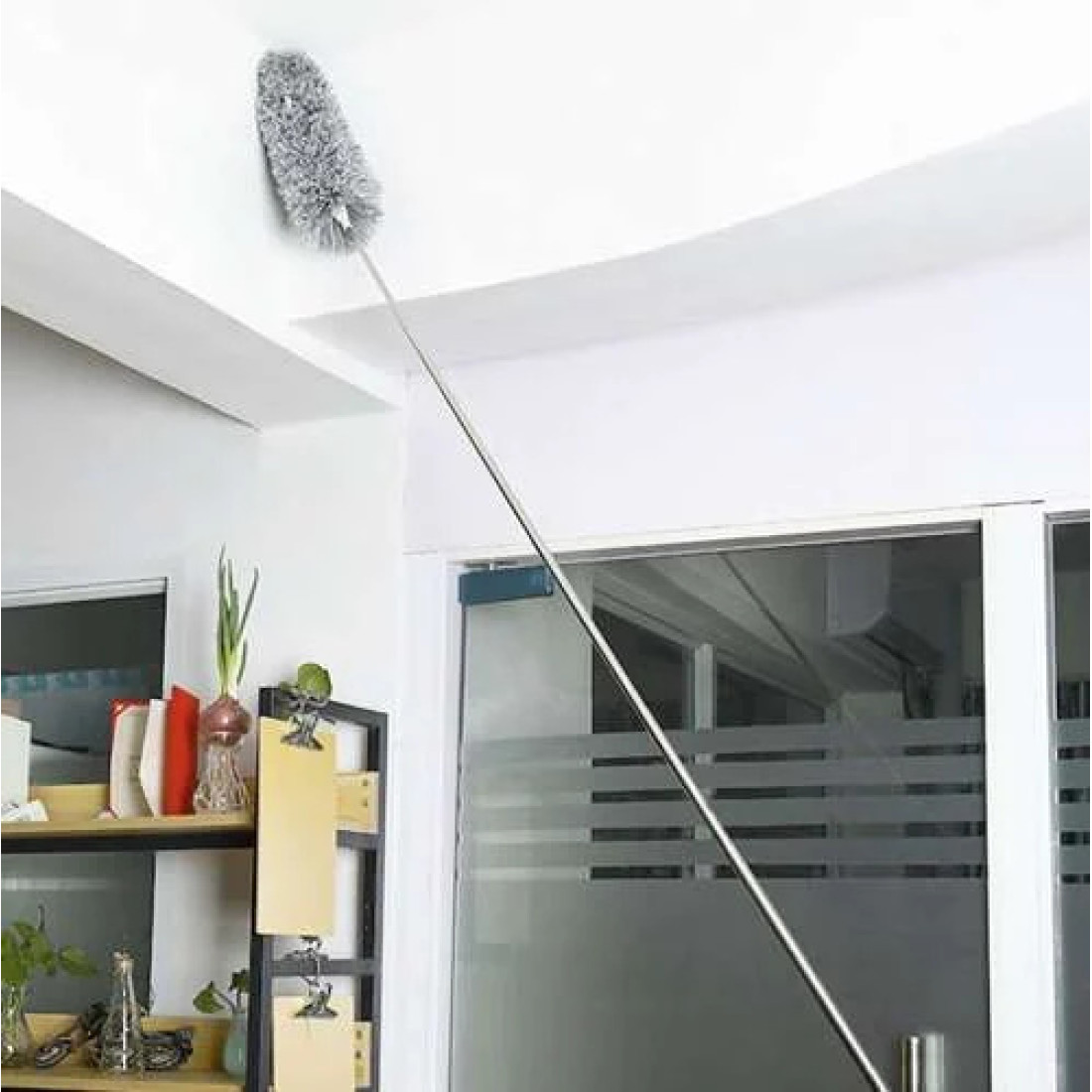 Pamatuf foarte lung pentru praf si panze de paianjeni, cu coada metalica telescopica, lungime extensibila de pana la 2.8 m, reutilizabil dupa spalare, pentru locuri greu accesibile, usor de folosit si curatat, gri Pamatuf foarte lung pentru praf si panze de paianjeni, cu coada metalica telescopica, lungime extensibila de pana la 2.8 m, reutilizabil dupa spalare, pentru locuri greu accesibile, usor de folosit si curatat, gri