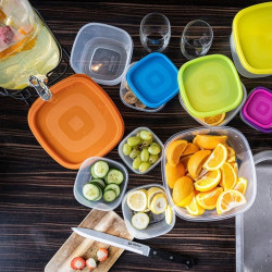 Set 5 caserole patrate din plastic cu capace multicolore, 180ml+350ml+700ml+1250ml+2100ml Set 5 caserole patrate din plastic cu capace multicolore, 180ml+350ml+700ml+1250ml+2100ml
