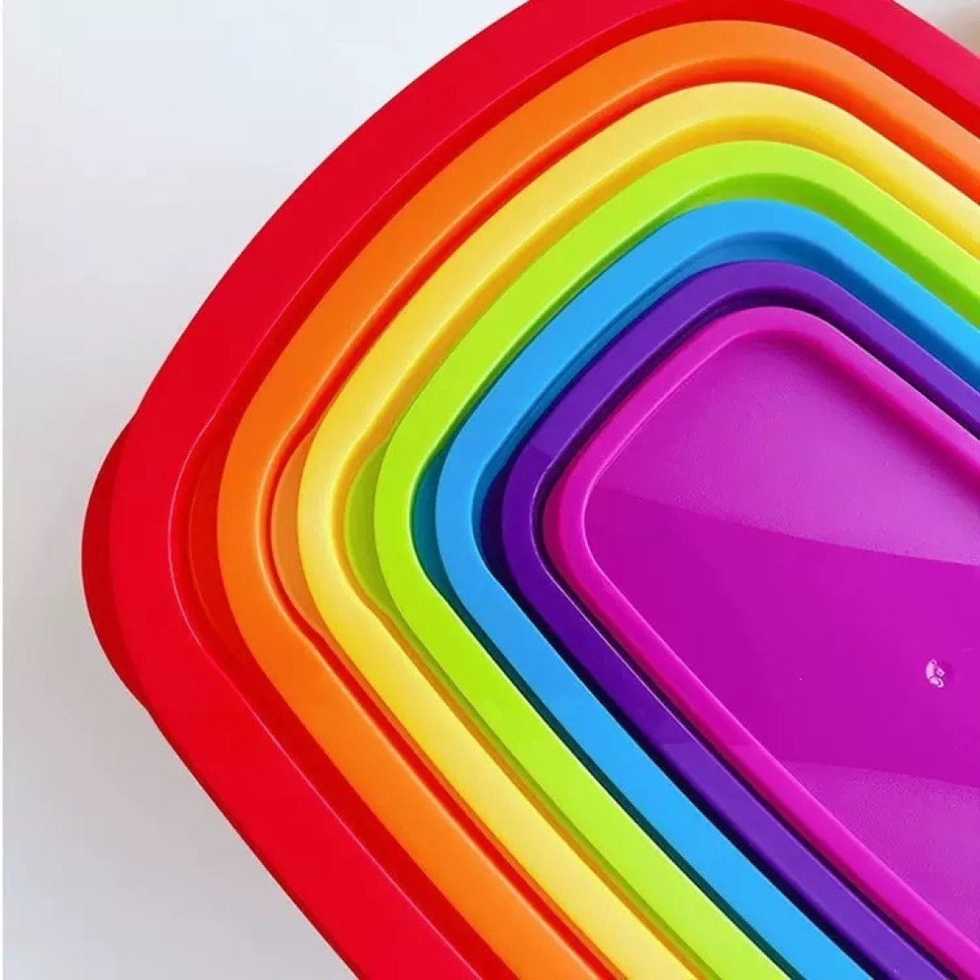 Set 7 caserole dreptunghiulare din plastic cu capace multicolore, 120ml+250ml+450ml+800ml+1250ml+2100ml+3400ml Set 7 caserole dreptunghiulare din plastic cu capace multicolore, 120ml+250ml+450ml+800ml+1250ml+2100ml+3400ml