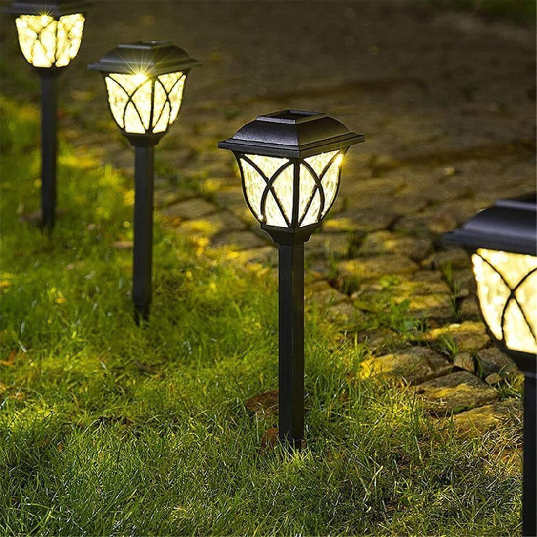Set 2 lampi solare LED, lumina calda, rezistente la Intemperii, autonomie 8-10 ore, baterie reincarcabila, negru Set 2 lampi solare LED, lumina calda, rezistente la Intemperii, autonomie 8-10 ore, baterie reincarcabila, negru