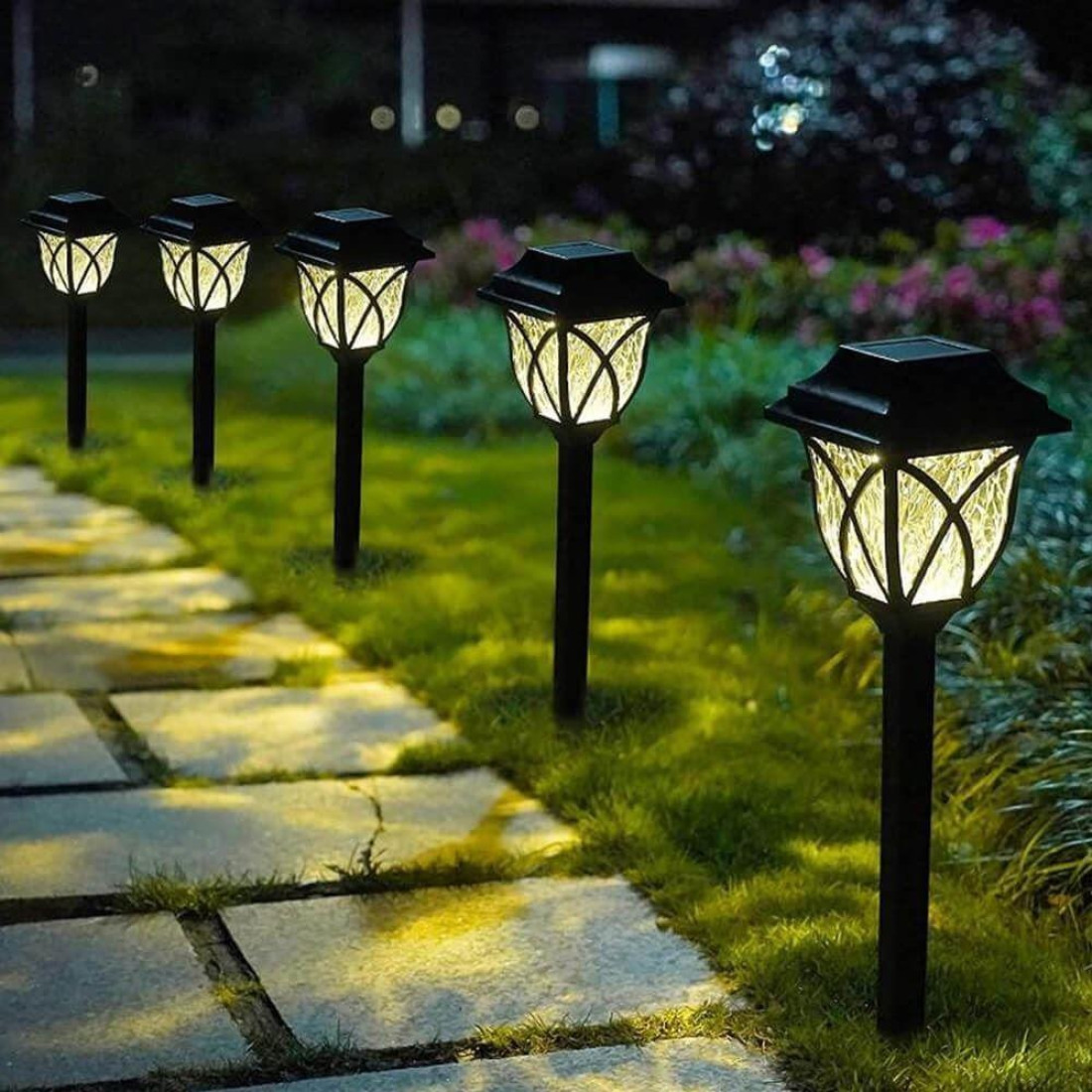 Set 2 lampi solare LED, lumina calda, rezistente la Intemperii, autonomie 8-10 ore, baterie reincarcabila, negru Set 2 lampi solare LED, lumina calda, rezistente la Intemperii, autonomie 8-10 ore, baterie reincarcabila, negru