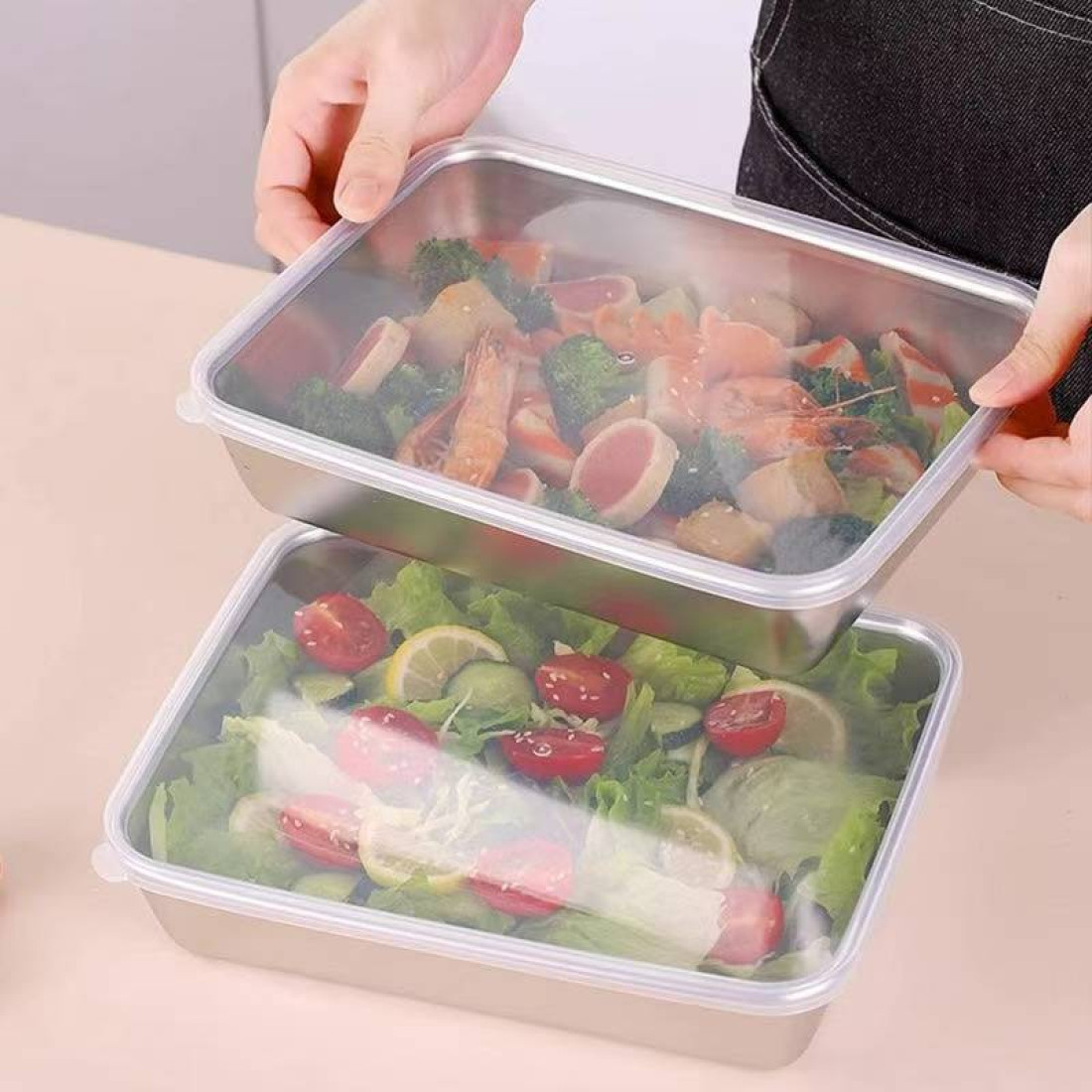 Tava inox cu capac, 26 x 20 x 6 cm, rezistenta, usor de curatat, ideala pentru depozitare, pastrare si transport alimente Tava inox cu capac, 26 x 20 x 6 cm, rezistenta, usor de curatat, ideala pentru depozitare, pastrare si transport alimente