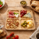 Platou din lemn compartimentat in 4 parti, design rustic, 30 x 30 x 1.7 cm, pentru servire, aperitive, gustari